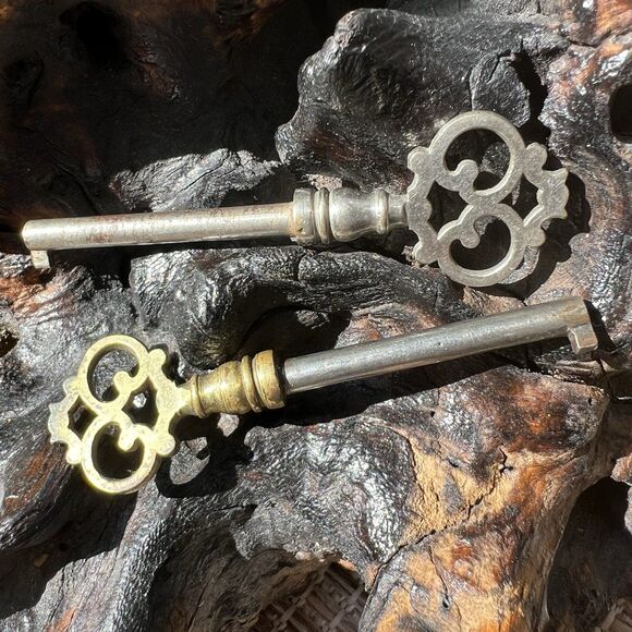 Vintage Fancy Top Piano Keys Lot of 2 Open Barrel Ornate Silver Gold Tone - Picture 1 of 5